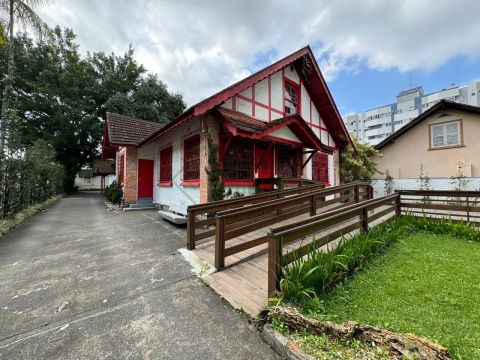 EXCELENTE IMÓVEL COMERCIAL NO ANITA GARIBALDI | 205 M² CONSTRUÍDOS | EM FRENTE AO ANGELONI