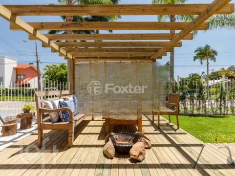 Casa à venda Avenida dos Coqueiros, Daniela - Florianópolis