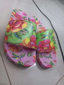 Chinelo Farm Original pouco usado.