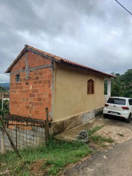 casa em construçao com terreno grande  