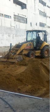 Retroescavadeira Caterpillar 416E 2008 4x2 - Ótimo Estado!