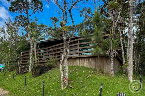 Descubra seu novo espaço em Santo Amaro da Imperatriz: casas ideais para pousada