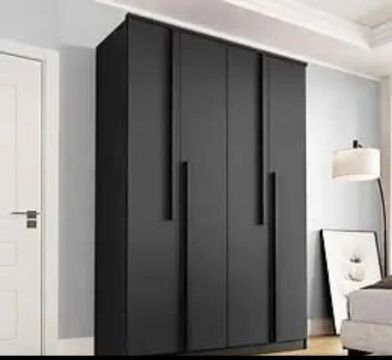 Guarda-Roupas 4 Portas Preto