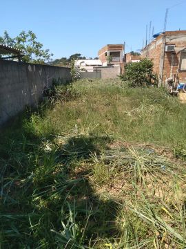 Terreno a venda em ótima localização tel *