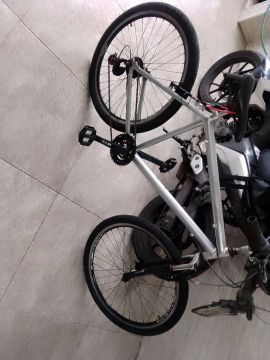 Bicicleta Aro 26 de alumínio  valor 400