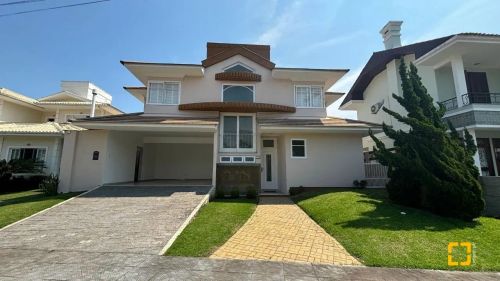 Casa em Condomínio em Saco Grande