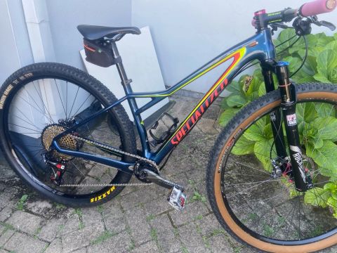 Bicicleta Specialized Epic Fate Carbono