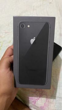 iPhone 8 (64gb) com caixa