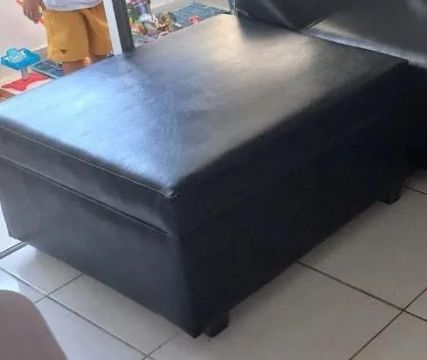 Sofa c/ puf de brinde