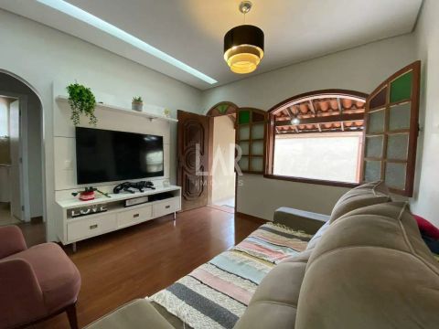 Casa à venda, 4 quartos, 2 suítes, 4 vagas, Jaraguá - Belo Horizonte/MG
