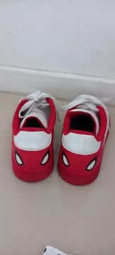 Tênis Adidas Marvel