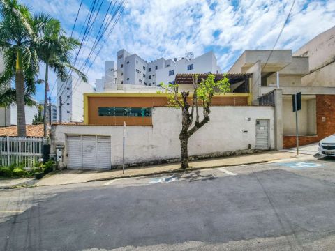 Um imóvel com muitas possibilidades e a certeza de conforto para venda