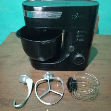Batedeira Oster 750w - Usada