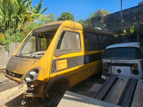 Iveco Sucata para retirada de peças 70c17