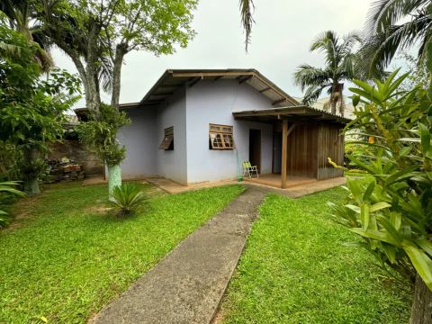 Casa de 65 m² com 02 dormitórios localizada no bairro São Jacó em Sapiranga