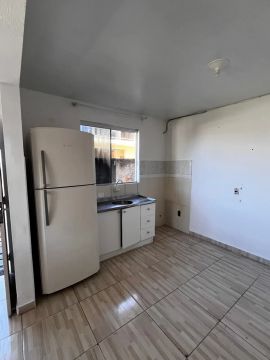 Alugo apto de 2 quartos no Ingleses