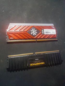 Para Pc. 12gb de ram DDR4 4+8 70