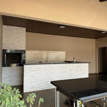 Vendo Edícula em Costa Verde - Várzea Grande com Piscina e Churrasqueira