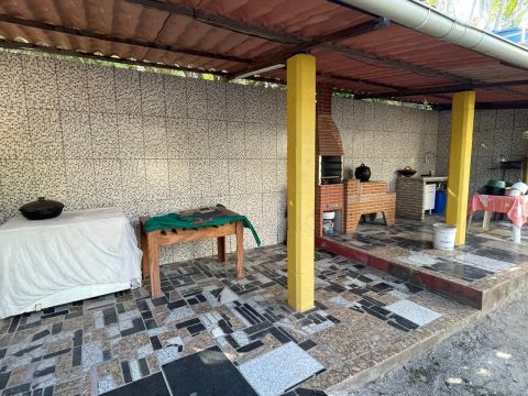 Casa de Temporada com Churrasqueira