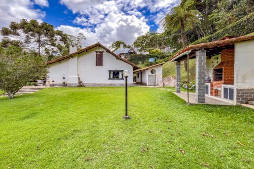 Casa 3 quartos no condomínio Roseiral, Teresópolis.