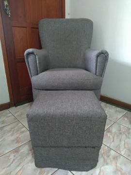 Excelente poltrona de amamentação de balanço + Puff + Almofada