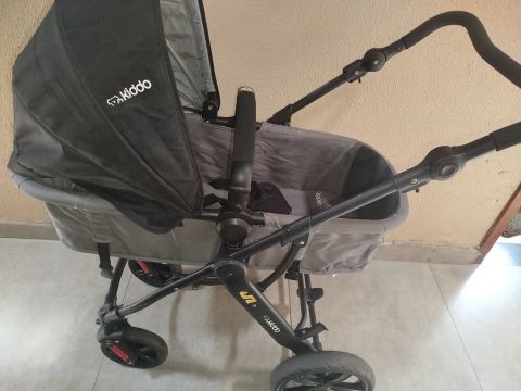 Carrinho de Bebê Galaxy Kiddo com Moisés e bebê Conforto- Usado