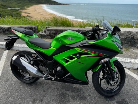 Kawasaki Ninja 300 - Baixo KM