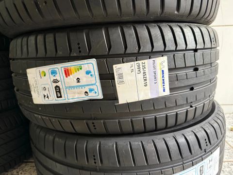 Pneu 235/45RZ19 Michelin (mais barato)