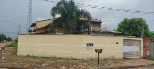 Casa Ampla Com 2 Quartos e 2 Salas
