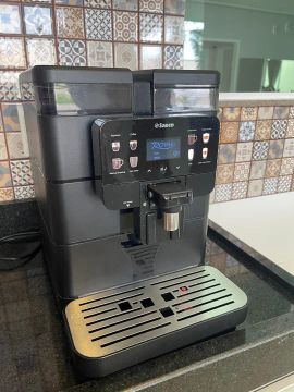 Cafeteira Saeco Royal Automática com Moedor