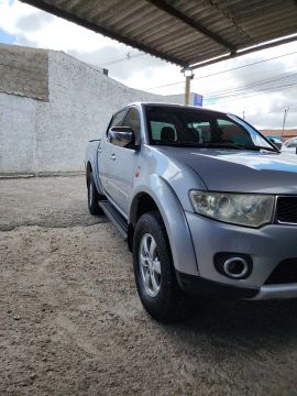 Vendo L200 triton HPE 4x4 automatica 