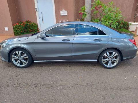 Mercedes Benz CLA 200