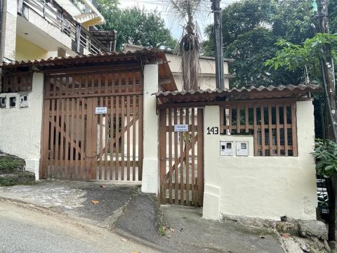 Casa térrea 2 quartos em Caetés - Angra dos Reis - RJ