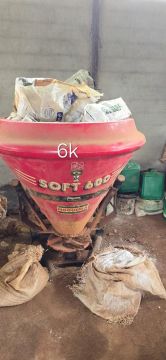 Semeadeira de Fertilizantes Soft 600