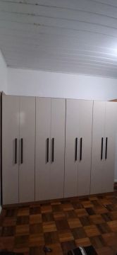 Armário de 8 portas em madeira