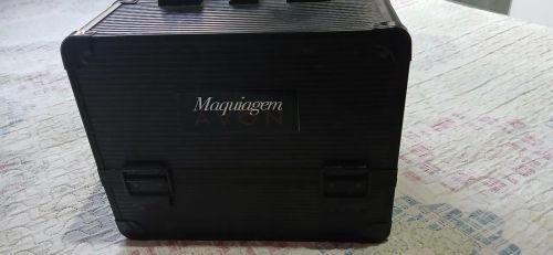 Maleta de Maquiagem Avon