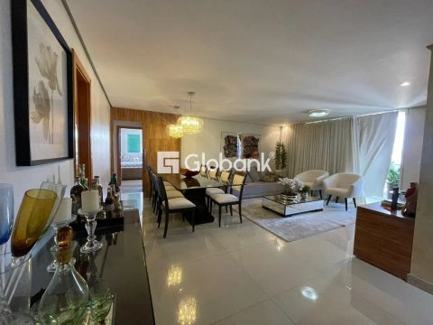 Magnifico apartamento á vendo no Centro de Montes Claros.