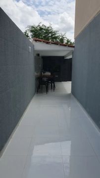 Casa em condomínio com piscina leia o anúncio e segurança 24h
