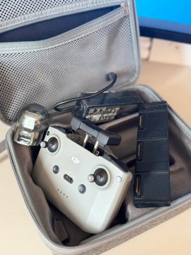 Pacote com Controle DJi RC-N1, Carregador com HUB, Maleta Original, Protetor de Gimbal 