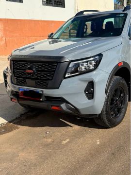 Nissan Frontier  PRO4X  ( excelente carro)