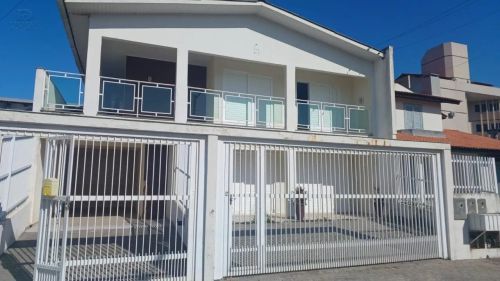 Apartamento próximo ao mar.