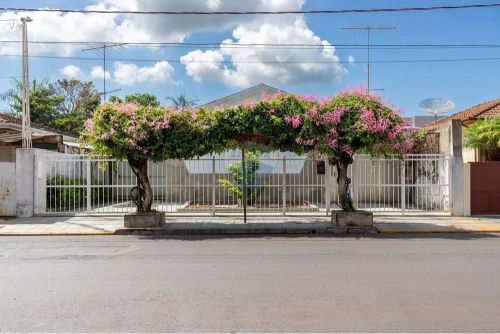 Casa à venda de 2 dormitórios (1 Suíte) no Centro de Brodowski