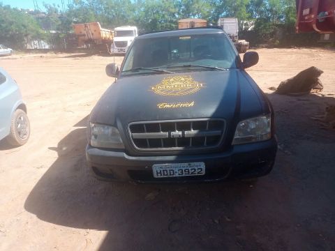 Vendo ou troco por veículo ou camionete gabine simples veículo de passeio