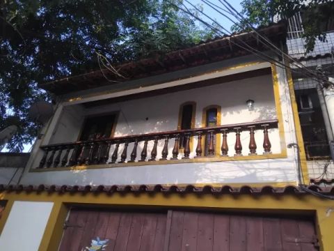 VENDO DUAS CASAS UMA SOBRE A OUTRA BARATO EM COELHO NETO