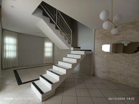 Vendo Sobrado 4 QTS R$ 436.000 Mil JD Presidente Goiania