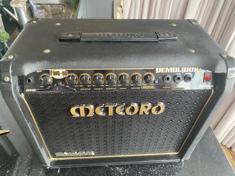 Amplificador Meteoro Demolidor FWG-50