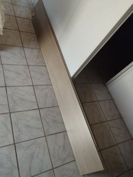 2 portas de correr e cabeceira de cama