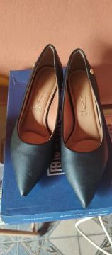 Sapatos pretos femininos