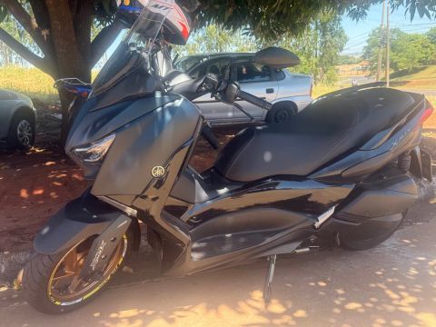 Véndese Yamaha xmax 250 2024
