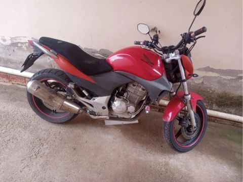 Honda CB 300R  - Vermelha